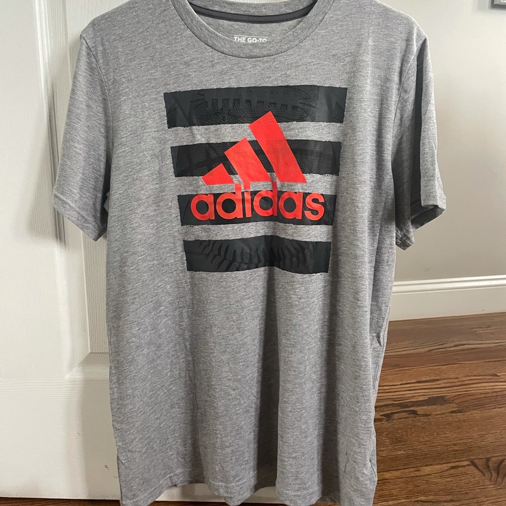 Adidas T-Shirt